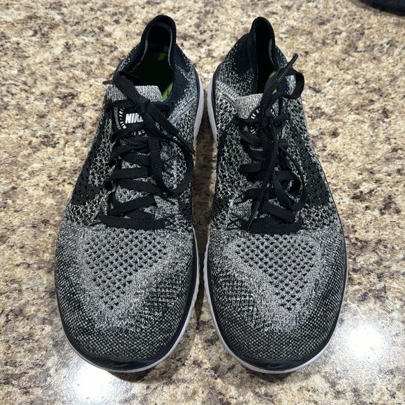 Nike Free Rn Flyknit - Picture 2 of 4